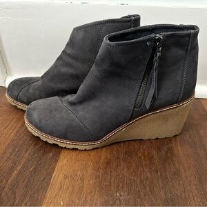 Toms Avery Wedge Ankle Boots - Charcoal Gray Size 9.5
